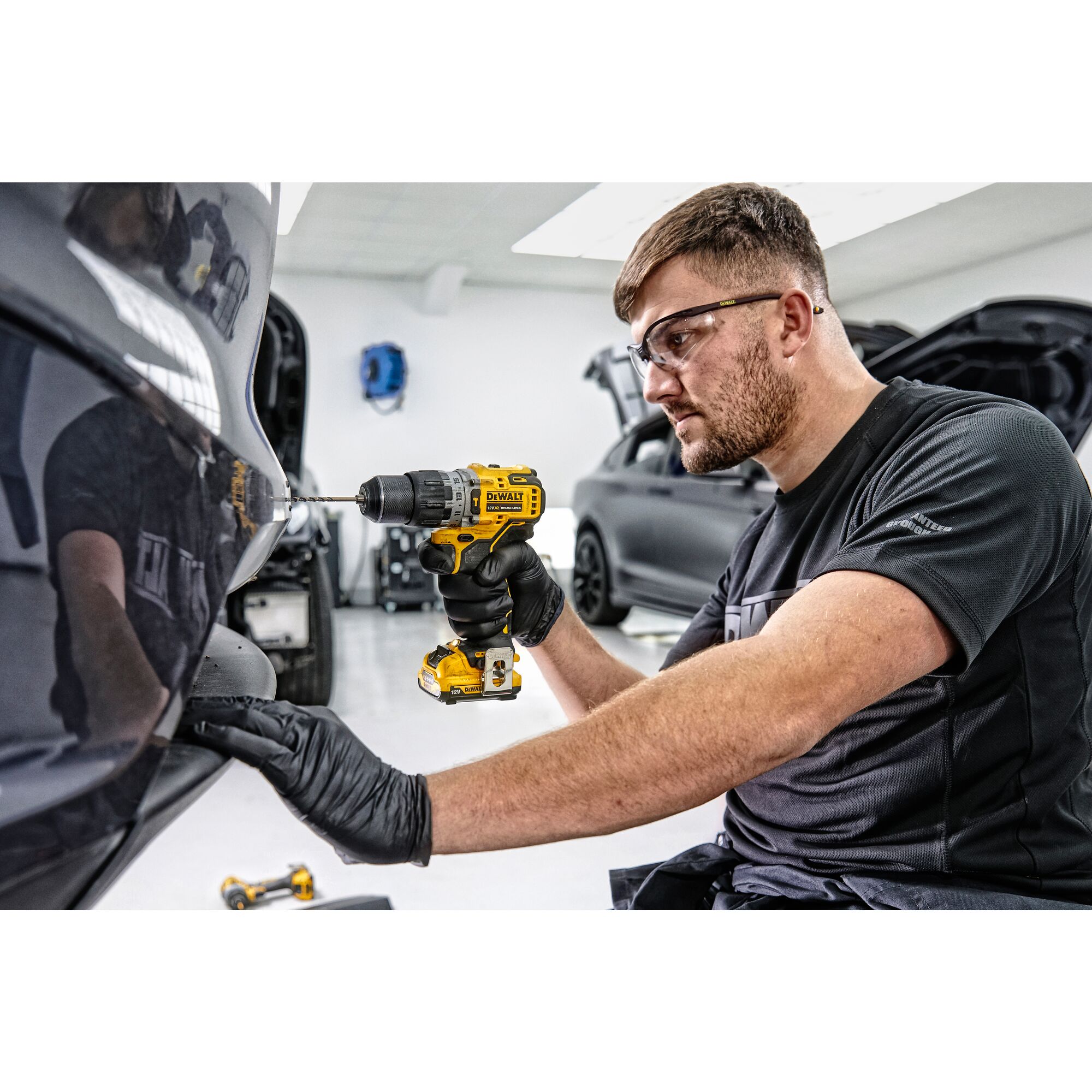 10.8V XR ブラシレス・振動ドリルドライバー (2.0Ah Battery x 2 10.8V XR ブラシレス・振動ドリルドライバー (2.0Ah Battery x 2
