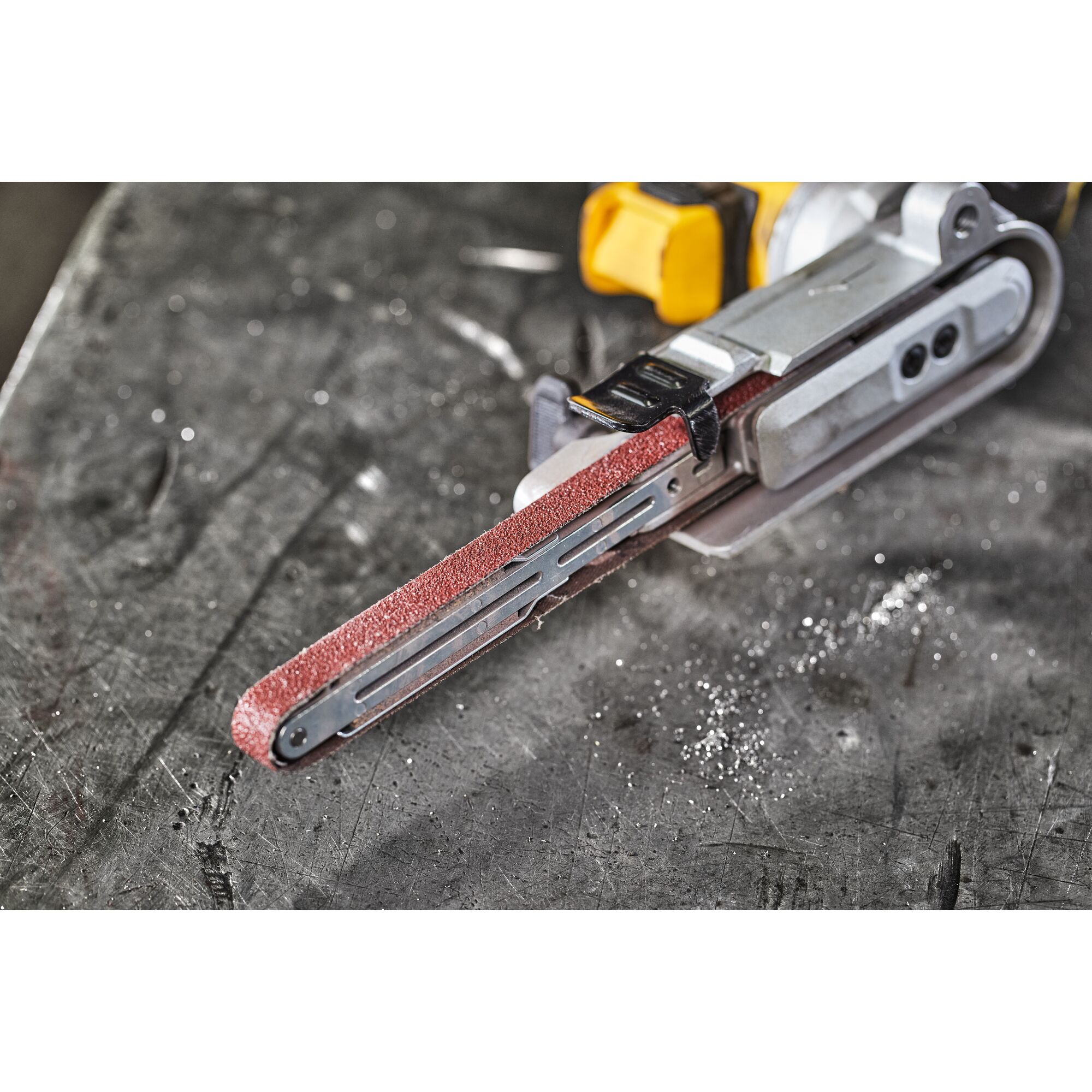 Close view of  abrasive  belt on 18V XR Band File