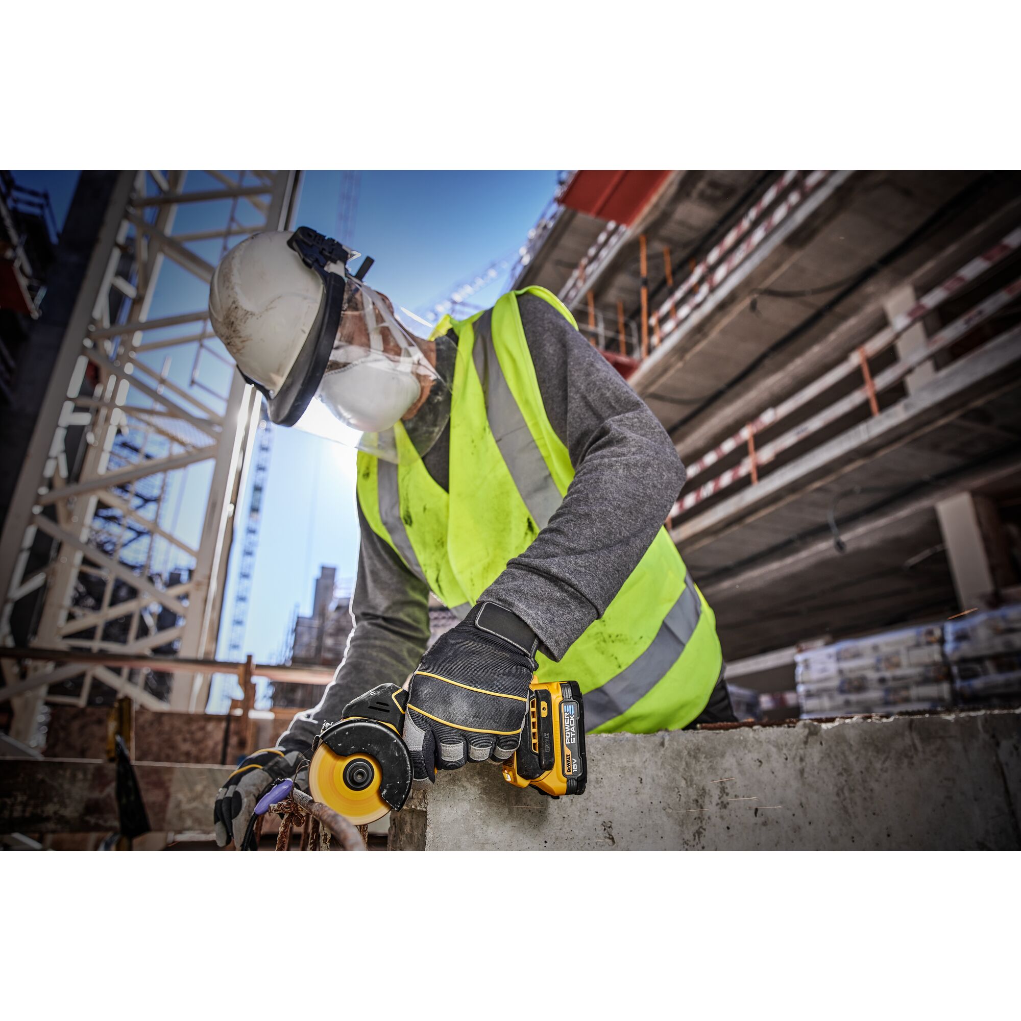 18V XR ブラシレス・76mm コンパクトカッター（本体のみ）